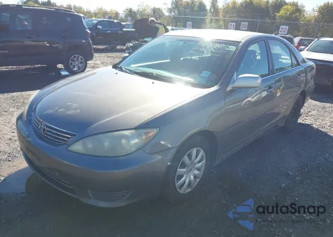 2006 Toyota Camry Le z USA, uszkodzony, nr VIN 4T1BE30K56U734451